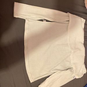 Whites off the shoulders crop top